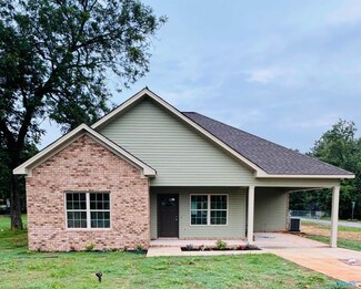 1605 Townsend St, Athens, AL 35611