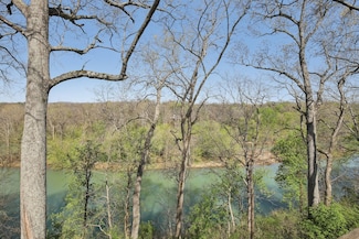 115 Cragfont Rd, Castalian Springs, TN 37031