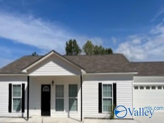 39 Seibold St, Guntersville, AL 35976