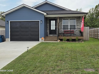 404 Maple St, Diamond, MO 64840