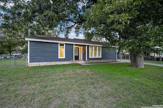 495 E Mather St, New Braunfels, TX 78130