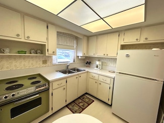 2955 Crosley Dr W Unit F, West Palm Beach, FL 33415
