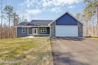 108 Creekview Ct, Jamestown, TN 38556