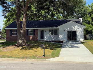 101 Winter Rd, Jacksonville, NC 28540