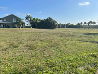 402 Buckner Ave N, Everglades City, FL 34139