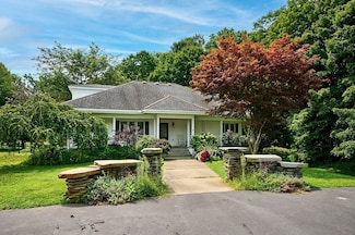 48 Clapp St, Easthampton, MA 01027