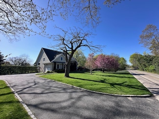 5850 New Suffolk Rd, New Suffolk, NY 11956