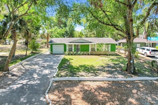 728 E Clifford Ave, Eustis, FL 32726