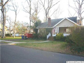 272 Lawrence Ave, Oakhurst, NJ 07755