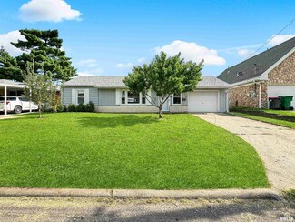 1709 Center St, Pekin, IL 61554