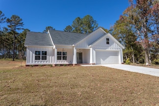 215 Bloomfield Dr, Thomasville, GA 31792