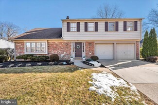 489 Westwood Dr, West Deptford, NJ 08096