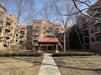 5100 W 96th St Unit 302, Oak Lawn, IL 60453
