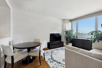635 W 42nd St Unit 28D, New York, NY 10036