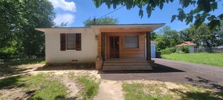 3827 Vineyard Dr, Dallas, TX 75212