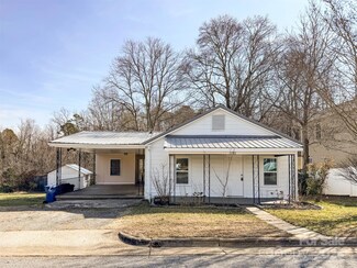 1790 17th Ave NE, Hickory, NC 28601