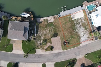 29 Flamingo Rd, Rockport, TX 78382