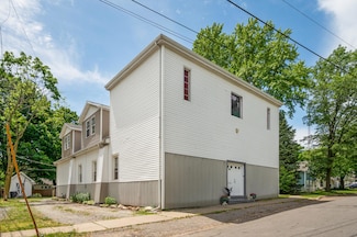 113 W Chicago St, Buchanan, MI 49107
