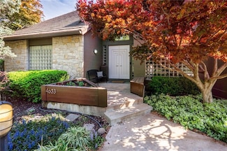 4633 Muirfield Dr, Lawrence, KS 66047