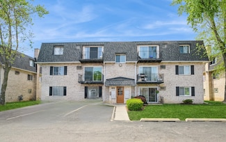 1315 N Baldwin Ct Unit 2C, Palatine, IL 60074