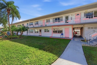 5876 21st St N Unit 5, Saint Petersburg, FL 33714