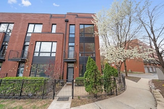 2864 N Riverwalk Dr, Chicago, IL 60618