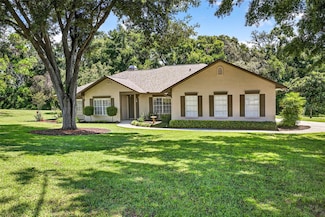 11240 Grandview Dr, Dade City, FL 33525