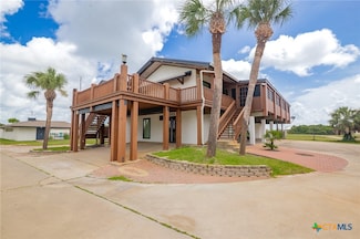 2133 W Maple St, Port O Connor, TX 77982