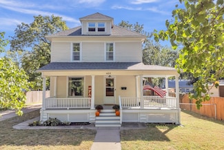 411 W 7th St, Newton, KS 67114