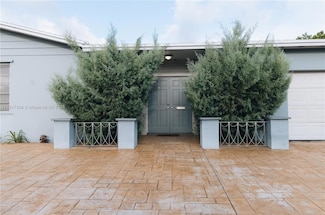 1720 SW 87th Ave, Miami, FL 33165