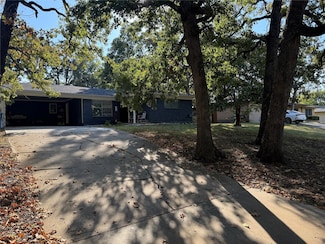 110 S Hickory Ave, Denison, TX 75020