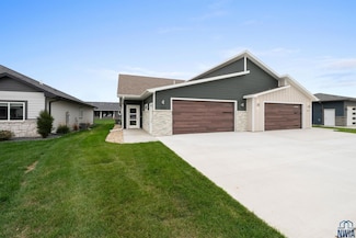 1222 Zitkala-Sa Trail, Vermillion, SD 57069