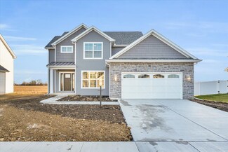 303 Sutton St, Savoy, IL 61874
