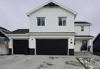 5250 River Crossing Ave, Mills, WY 82644