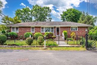 27 Colville Rd, Wayne, NJ 07470