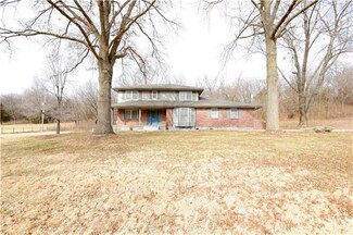 24100 E Strode Rd, Independence, MO 64055