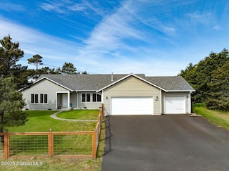 89650 Sea Breeze Dr, Warrenton, OR 97146