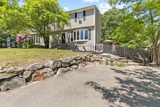 8 Pleasant View Park, Rockland, MA 02370