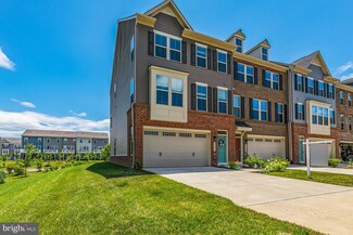 8901 Foxway Ridge Ln, Manassas, VA 20110