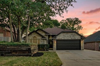 1508 Arbor Ridge Dr, Fort Worth, TX 76112