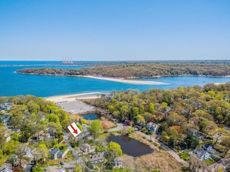 60 Bayview Dr, Huntington, NY 11743