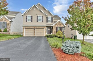 685 Thomas Armor Dr, Windsor, PA 17366
