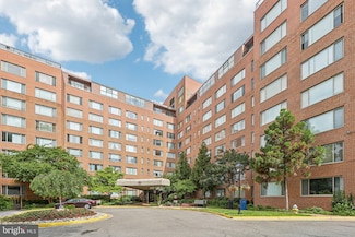 1111 Arlington Blvd Unit 810, Arlington, VA 22209