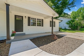 302 Davis Rd, Stockbridge, GA 30281