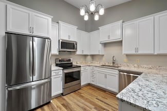 15195 Patricia Ct, Eden Prairie, MN 55346