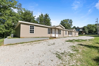 418 W Mccord St, Neosho, MO 64850