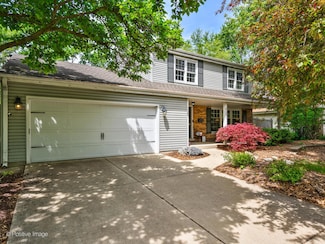 421 S River Rd, Naperville, IL 60540