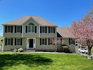 33 Oak St, Grafton, MA 01519