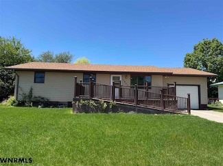 1055 11th St, Gering, NE 69341