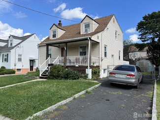 22 State St, Carteret, NJ 07008